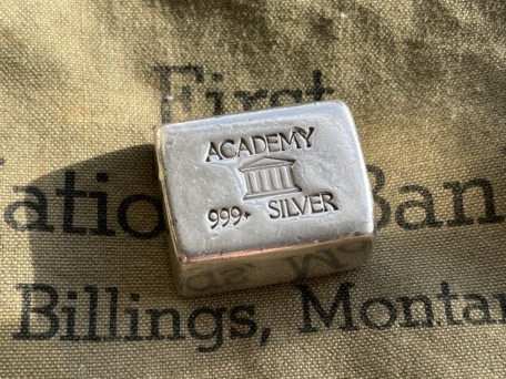 Academy 5.00 S Front