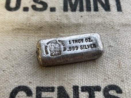 Phoenix vintage silver bar 1 oz front