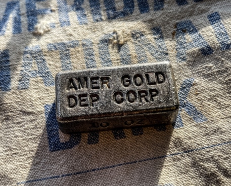 AMER GOLD DEP CORP 10 oz Silver Bar Front